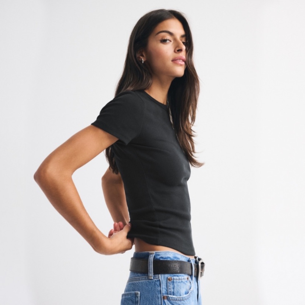 essential rib tuckable baby tee
